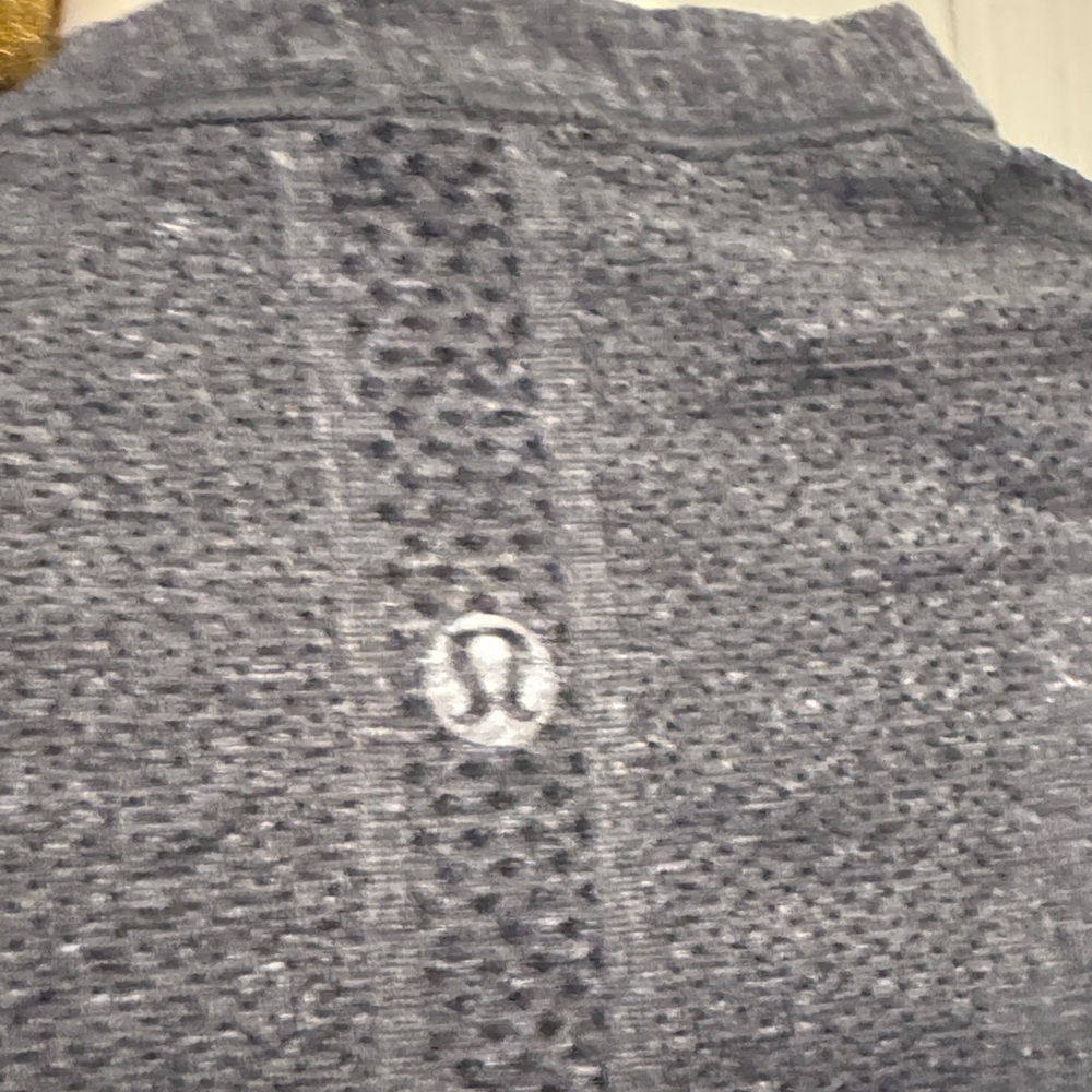 Lululemon Athletica Dark Gray Short Sleeve Top - Picture 4 of 6